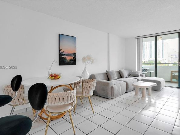 546 SW 1st St 603, Miami FL 33130