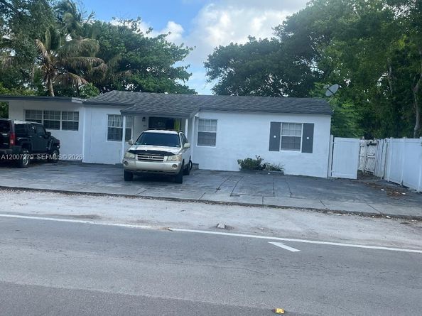 1341 NE 149th St, Miami FL 33161