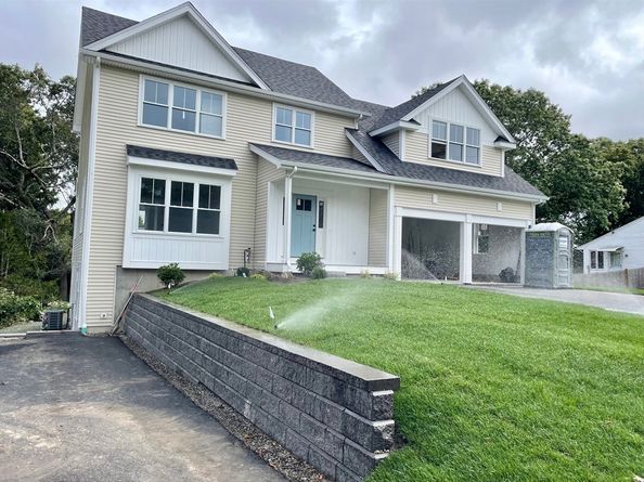 8 Bellmore Road, Framingham MA 01702