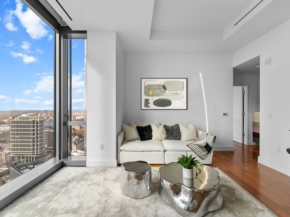 1 Dalton 3506, Boston MA 02115