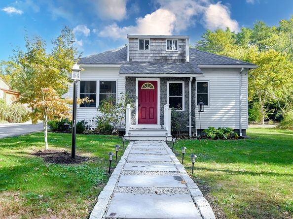 5 Hermitage Rd, Marion MA 02738