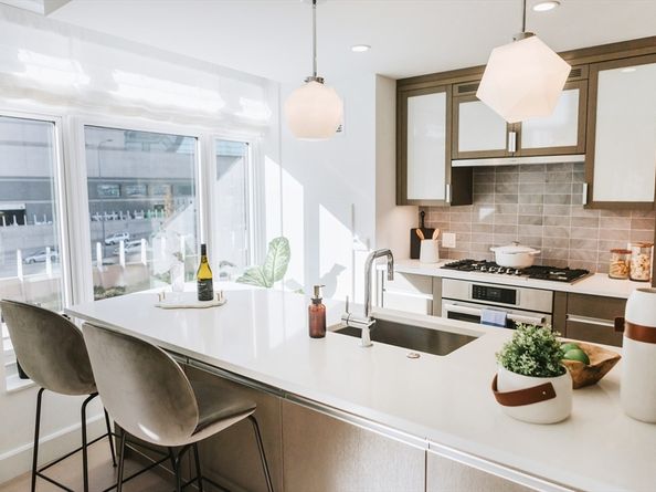 100 Lovejoy Wharf 6 B, Boston MA 02114