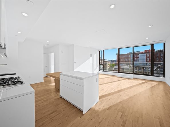 346 Congress Street 703, Boston MA 02210