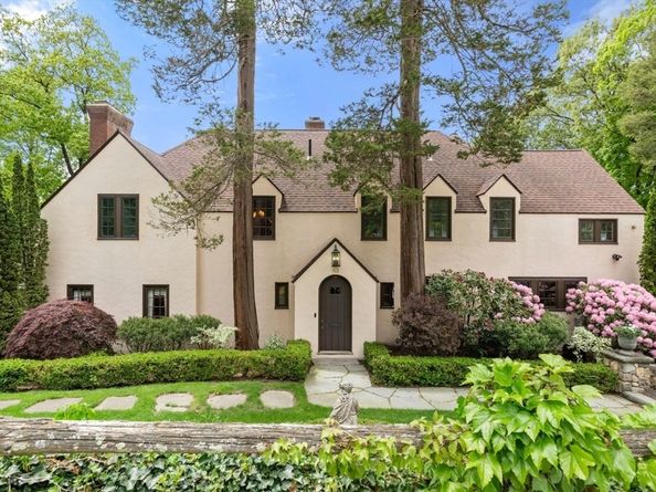 85 Gate House Road, Newton MA 02467