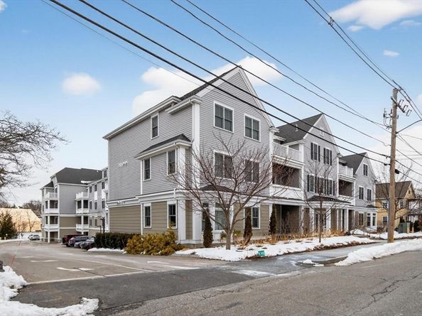 77 Court St 107, Newton MA 02458