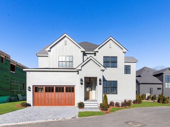 8 Common Court 8, Lexington MA 02421