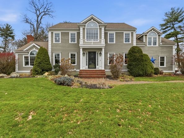 7 Farmside Dr, Pembroke MA 02359