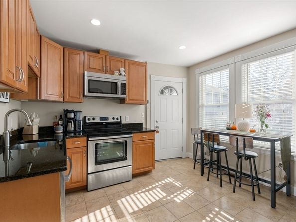 76 Taft Ave 1, Newton MA 02465