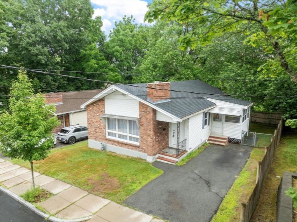 68 Charles St, Boston MA 02136