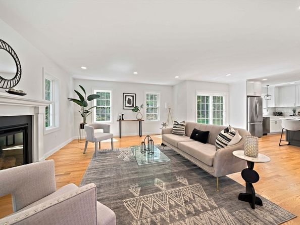 5 Clarendon, Holbrook MA 02343