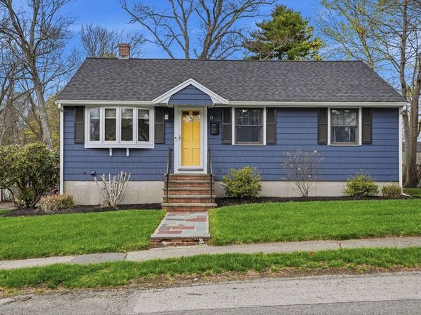 11 Roseen Ave, Weymouth MA 02188