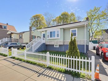 27 Banfield Ave