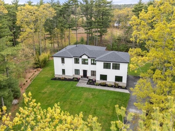 3 Kestrel Way, Carver MA 02330