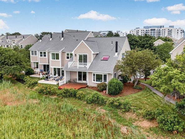 19 Schooner Ln 19, Quincy MA 02171