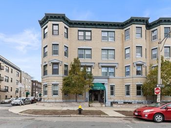 1427 Commonwealth Ave