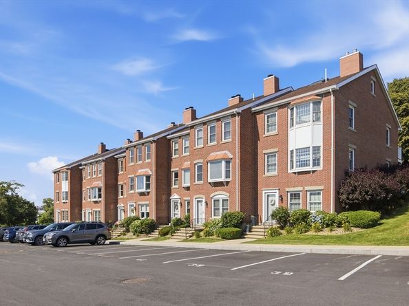 49 Breakwater Dr T10, Chelsea MA 02150