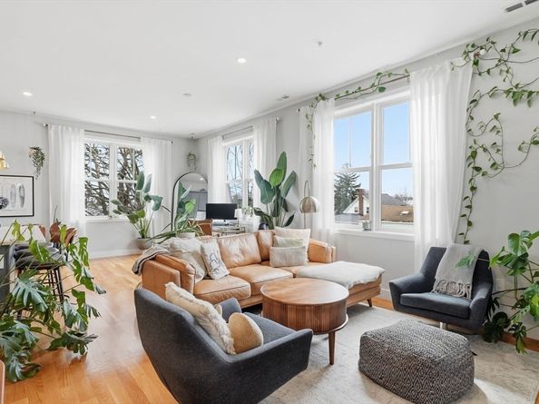 181 Cowper St PH302, Boston MA 02128