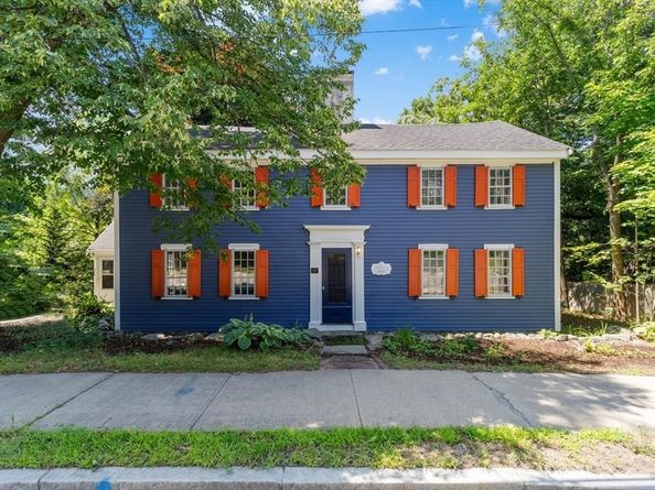 106 High St, Ipswich MA 01938