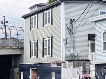 213-215 Burrill St