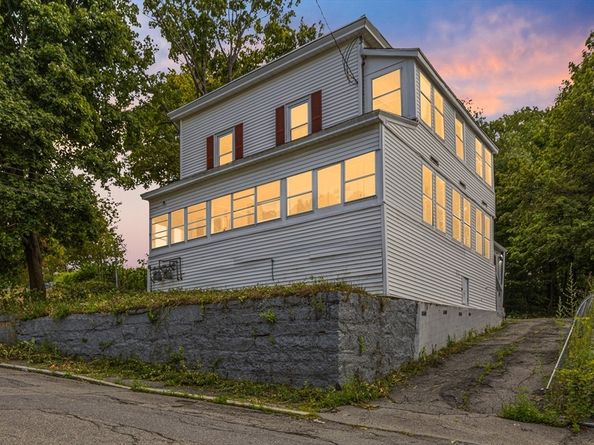 9 Martel St, Fitchburg MA 01420