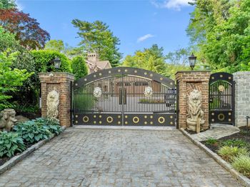 213 Guinea Woods Road