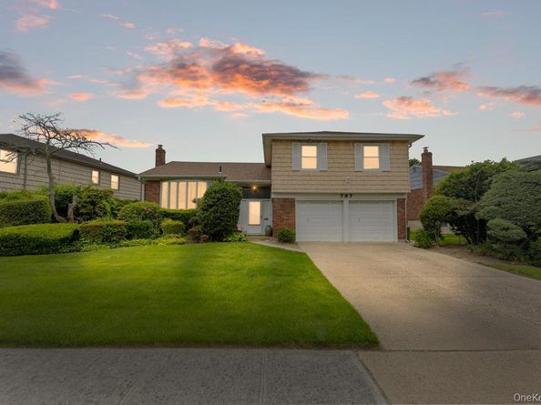 797 Caldwell Avenue, North Woodmere NY 11581