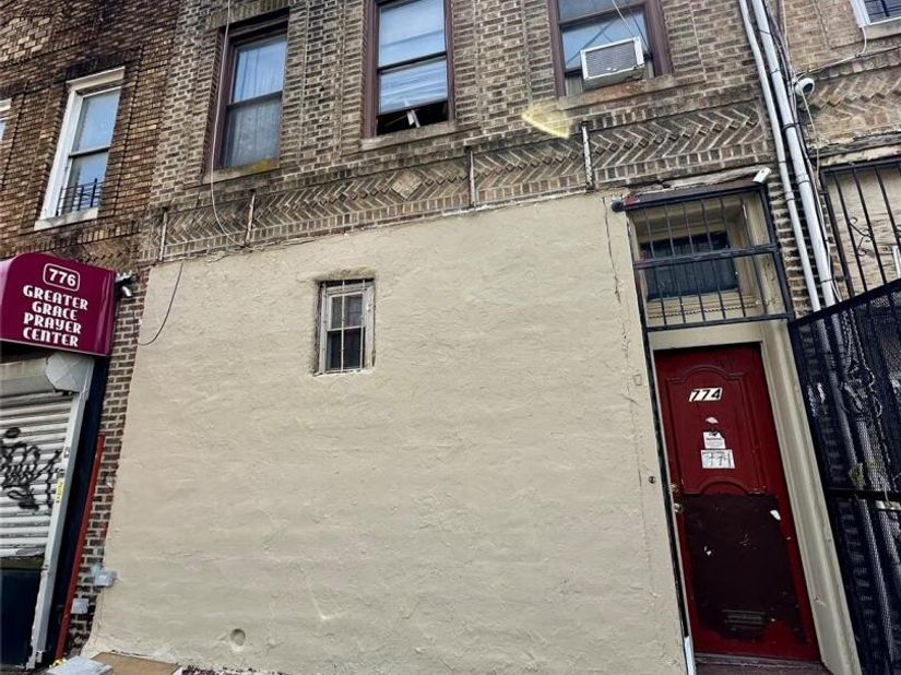 Undisclosed Address #862244, Brooklyn NY 11207