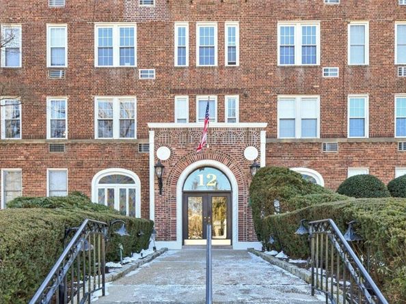 12 Hamilton B5, Garden City NY 11530