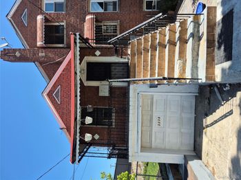 3238 Tenbroeck Avenue