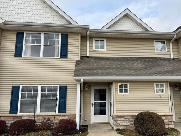 6 Morley Circle, Melville NY 11747