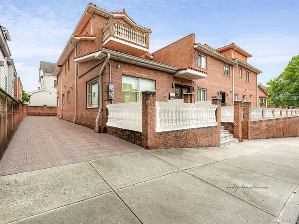 58-10 83rd Place, Middle Village NY 11379