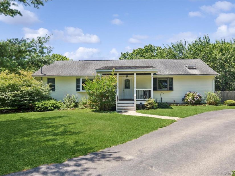 6205 Alvahs Lane, Cutchogue NY 11935