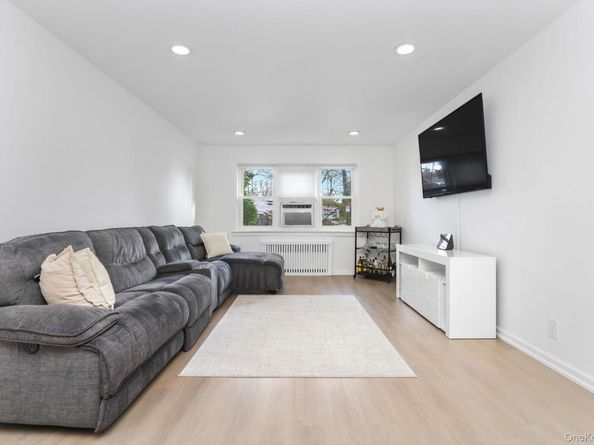 450 Pelham Road 1C, New Rochelle NY 10805