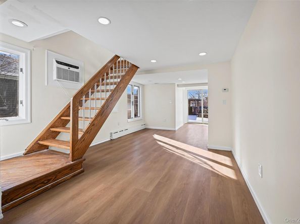 130 Gordon Place, Freeport NY 11520