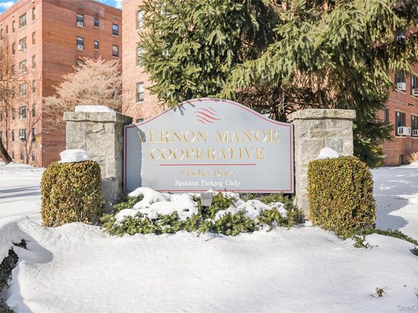 1 Fisher Dr. 114, Fleetwood NY 10552