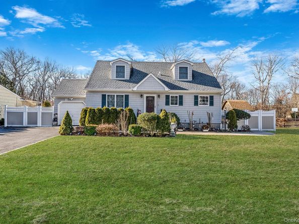 20 Howe Road, Coram NY 11727