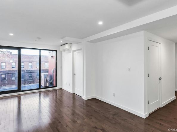 43-12 214th Place 4D, Bayside NY 11361