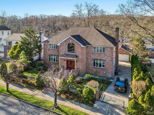 64-16 211 Street, Bayside NY 11364