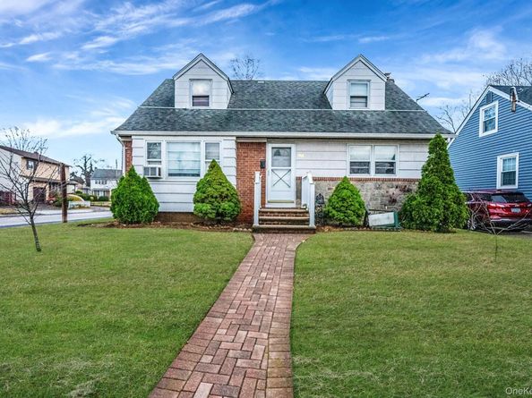 98 Miriam Street, Valley Stream NY 11581