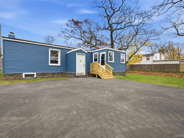 700 Hallock Avenue, Port Jefferson Station NY 11776