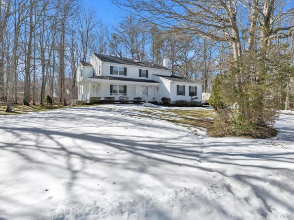 8 Jacqueline Drive, Manorville NY 11949