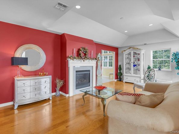 4006 Saint Andrews, Riverhead NY 11901