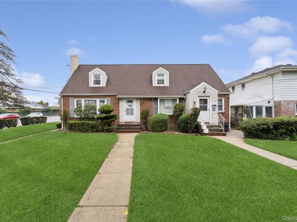 5 Seaton Gate, Valley Stream NY 11580