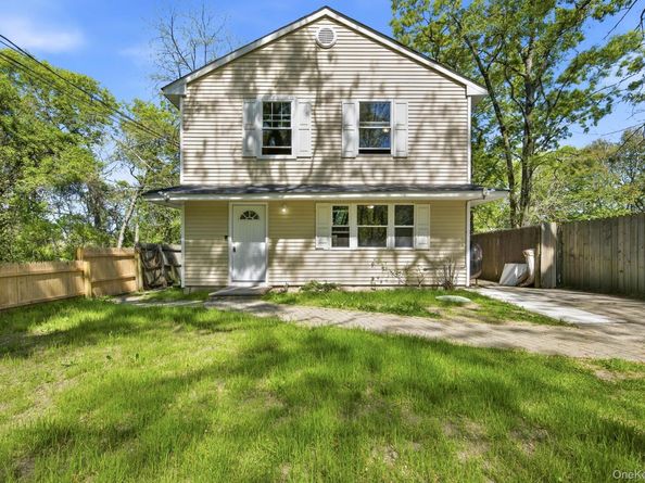 7 Rutland Road, Mastic NY 11950