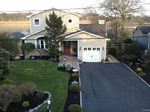 243 S Dunton Avenue, East Patchogue NY 11772