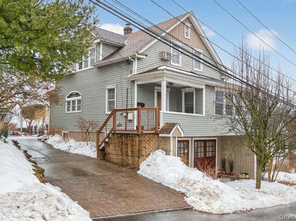 28 Jane Street, Roslyn Heights NY 11577