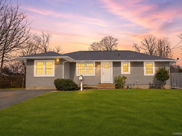 109 New York Avenue, Bay Shore NY 11706