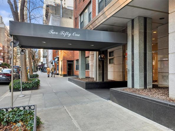 251 E 51st Street 15G, New York (Manhattan) NY 10022