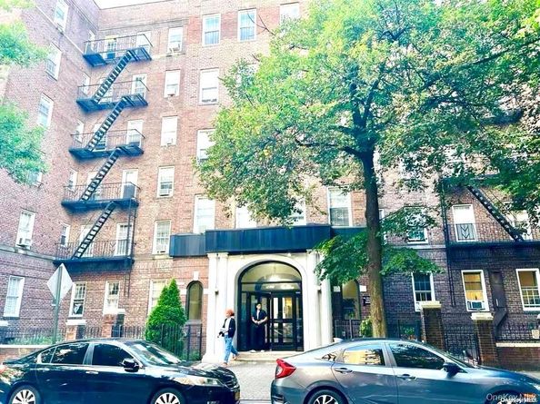 88-11 Elmhurst D2, Elmhurst NY 11373