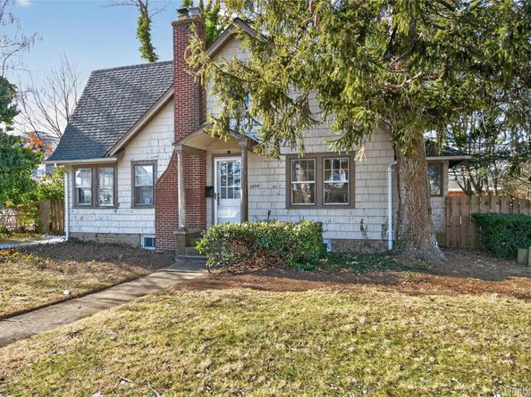 2934 Dahlia Avenue, Baldwin NY 11510